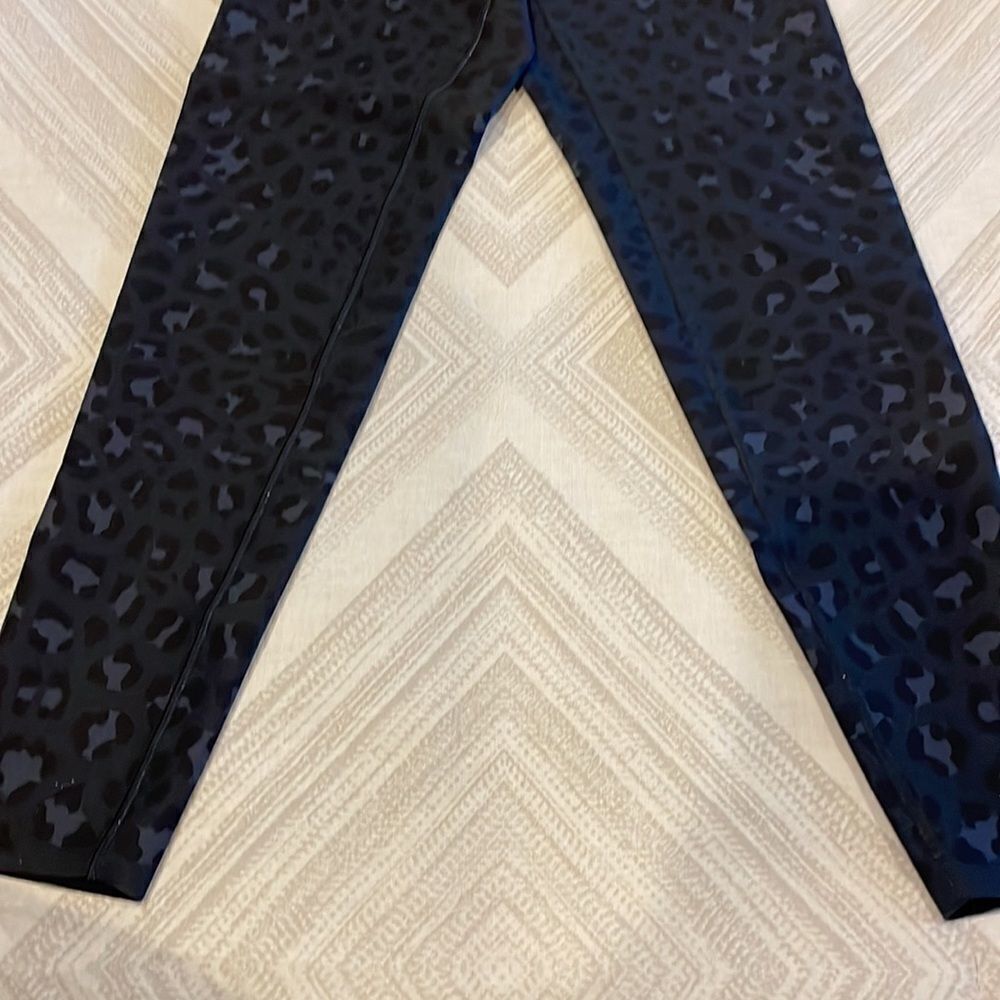 ULTRACOR Leopard Pattern with Silver Side Stripe … - image 4